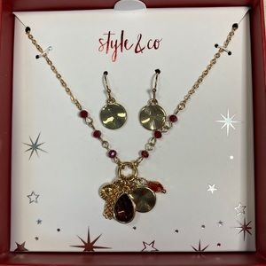 Beautiful Style & Co. Goldtone charm style necklace set
